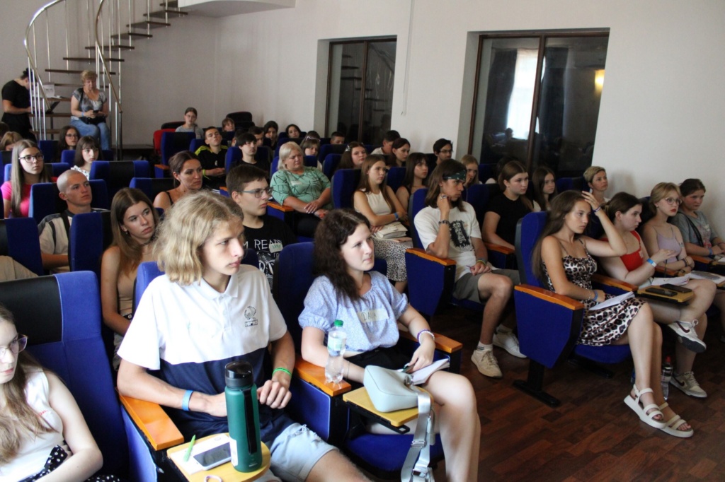 Boguslav_Youth-Debate-Club